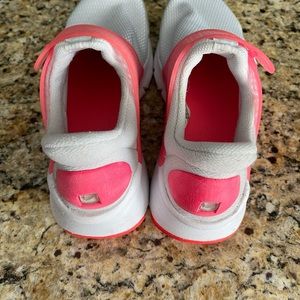 Nike shoes almost new